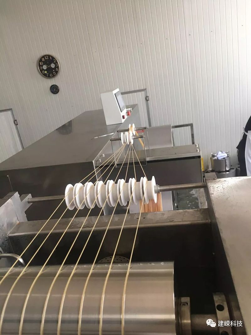 客戶現(xiàn)場紡絲驗(yàn)收，開機(jī)紡絲一氣呵成