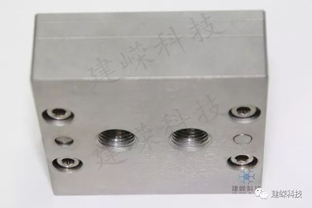 全新產(chǎn)品:16孔中空纖維膜噴絲板