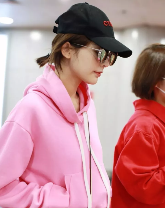 今年秋冬最chic！原來短發(fā)和帽子這么配??！