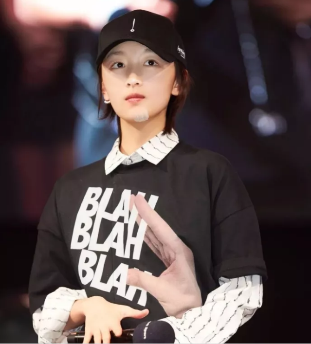 今年秋冬最chic！原來短發(fā)和帽子這么配??！