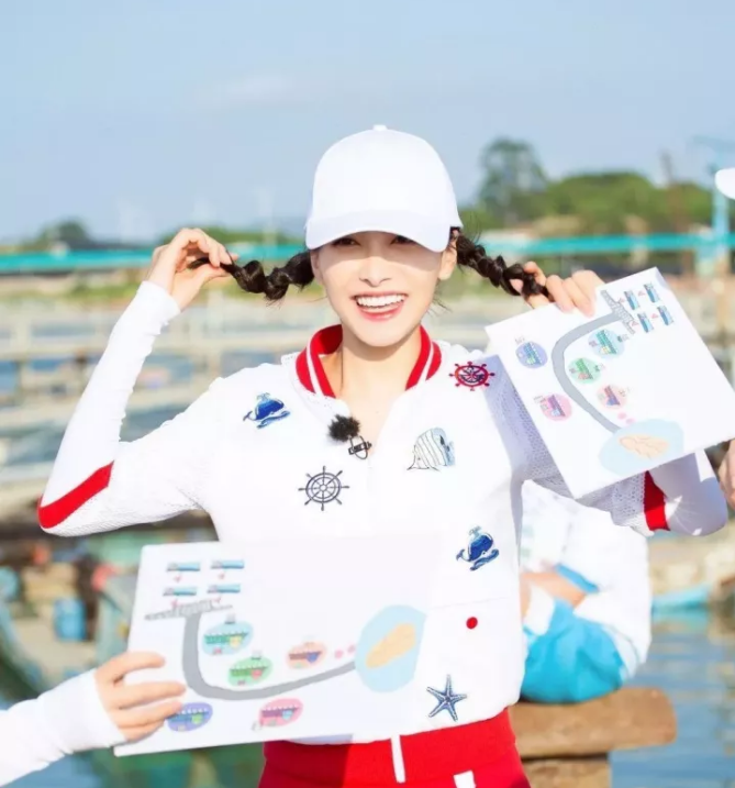 今年秋冬最chic！原來短發(fā)和帽子這么配??！