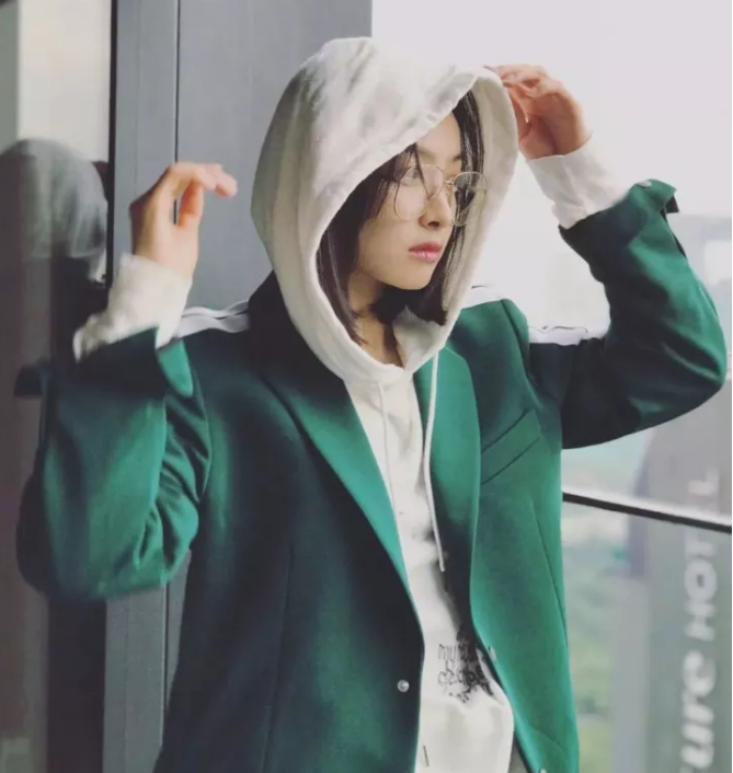 今年秋冬最chic！原來短發(fā)和帽子這么配??！