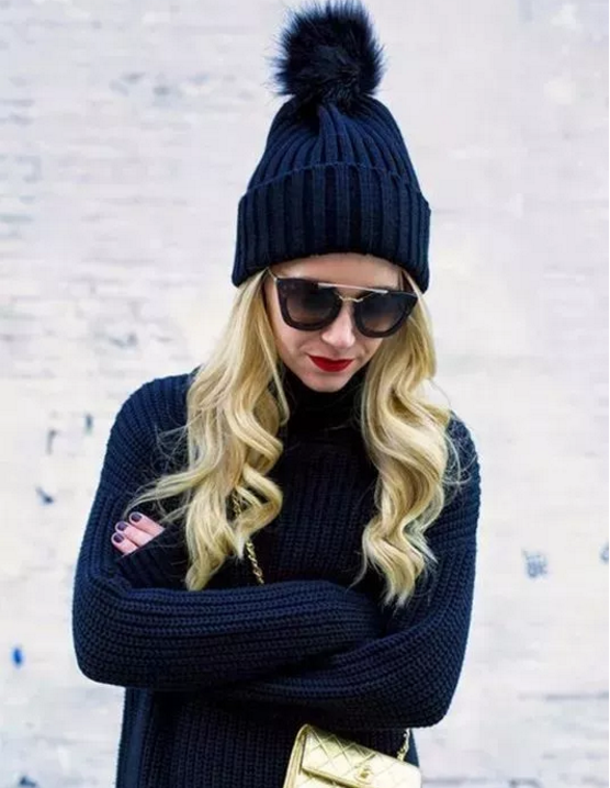 今年秋冬最chic！原來短發(fā)和帽子這么配?。? border=