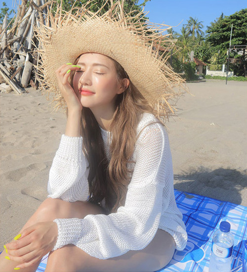 出游季夏曰炎炎，草帽加連衣裙絕對(duì)是標(biāo)配，暑期防曬全攻略！