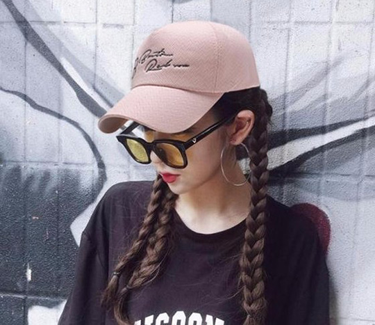 美麗的帽子，帶給你不一樣的春天